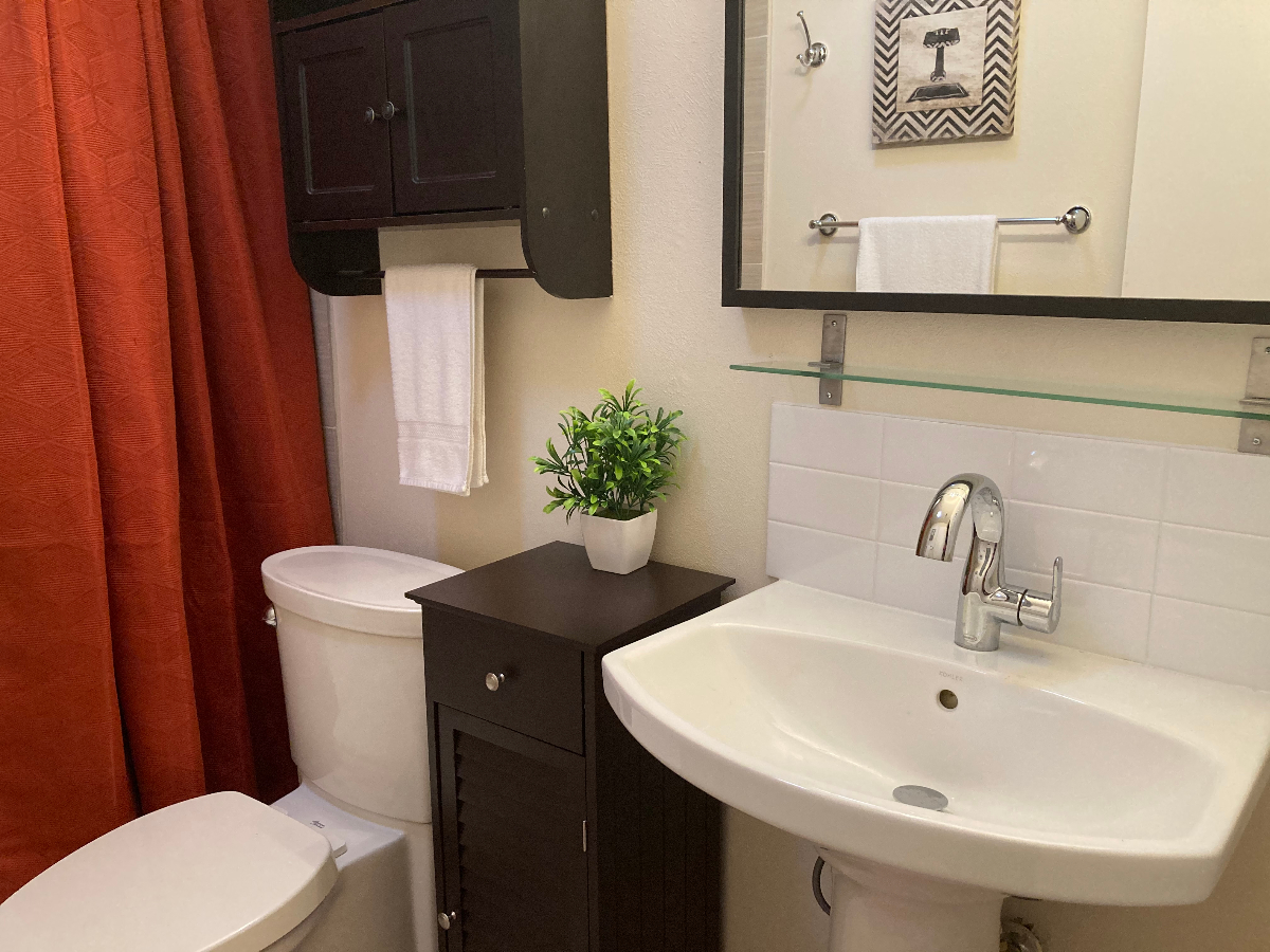 Modern 3 Bedroom/2 Bathroom near The Domain - Photo 12