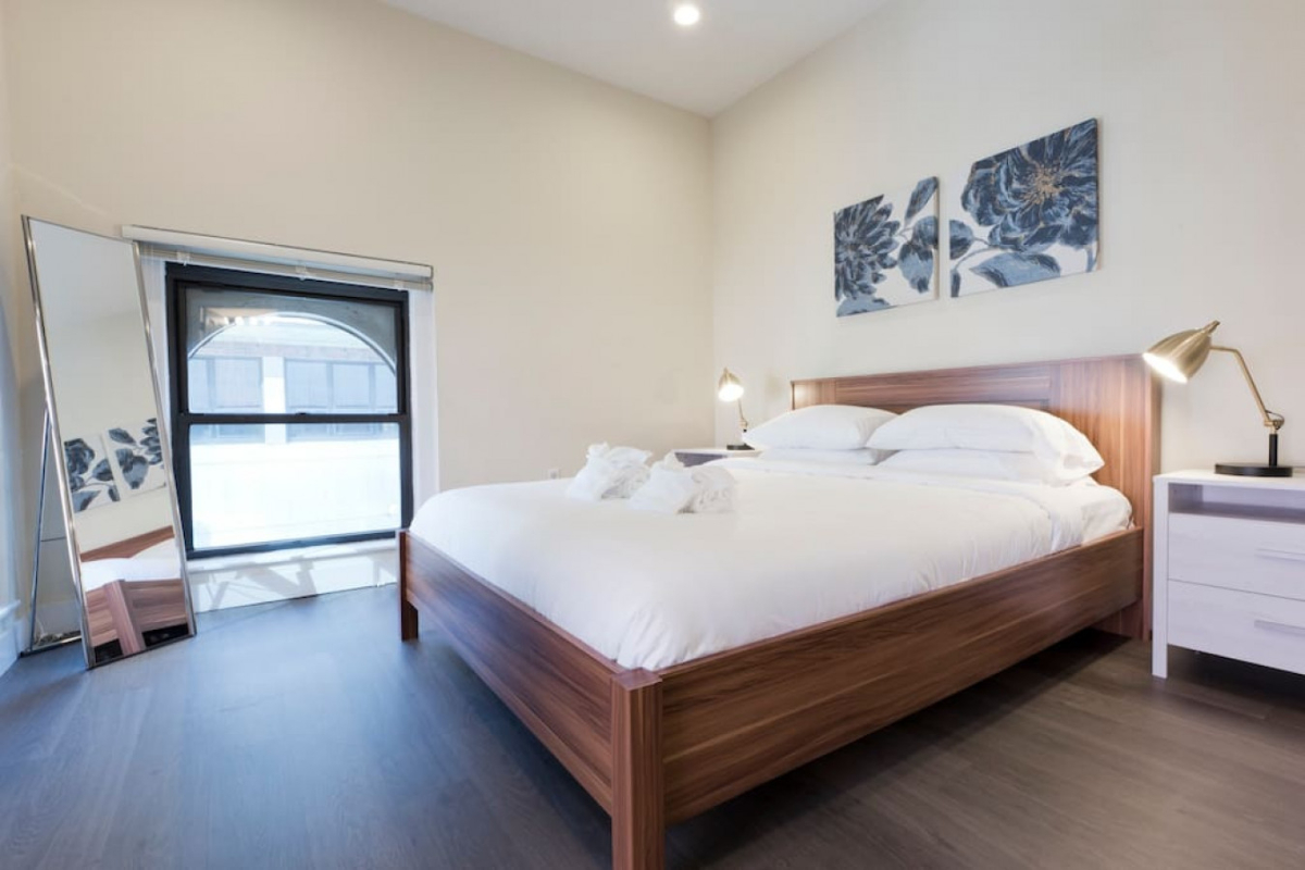 5C- Luxury at a Discount/ 2br/2ba / 200mbps Inter