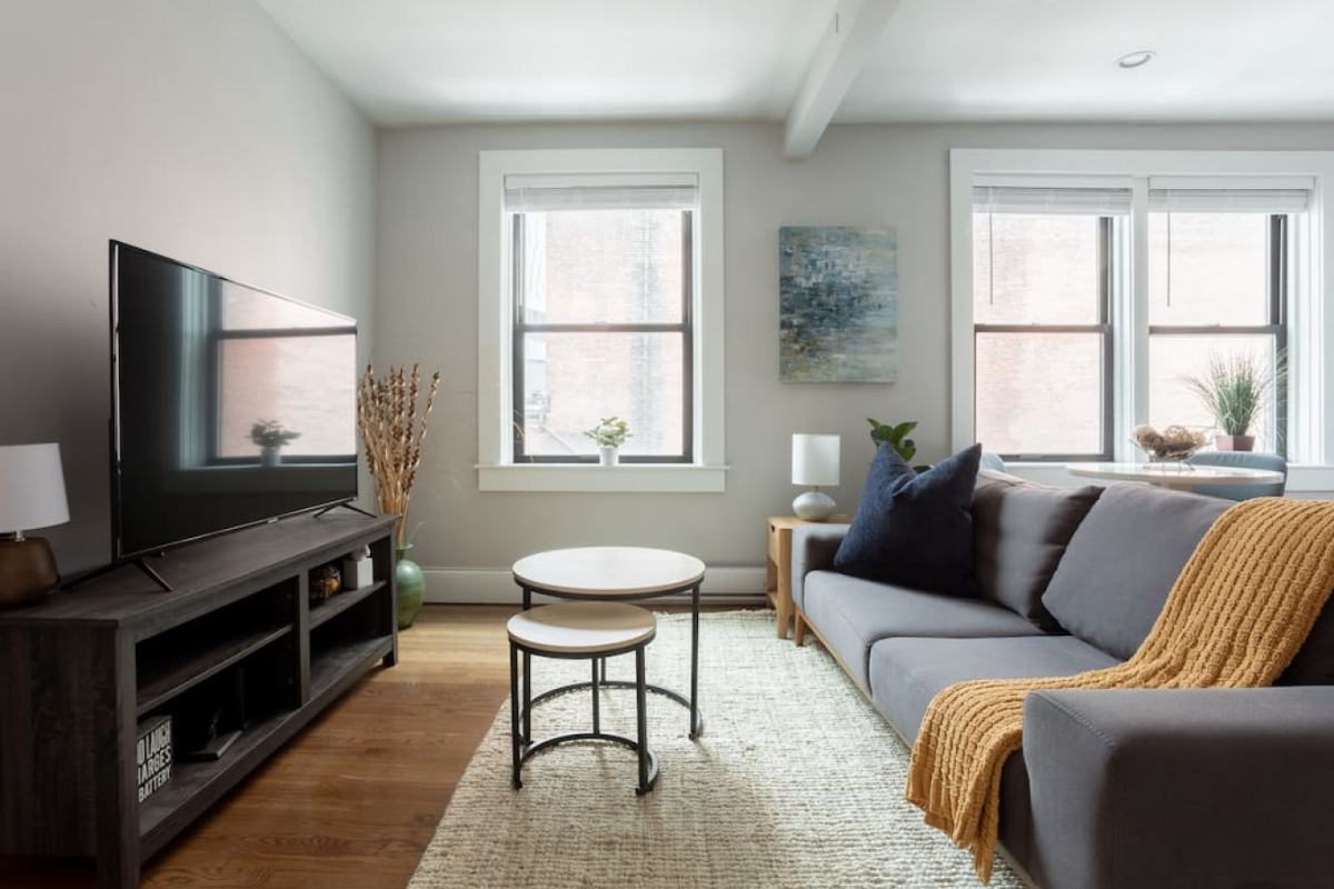 W5-Simple 1BR w/ 99 WalkScore, Fast Wifi & Lock