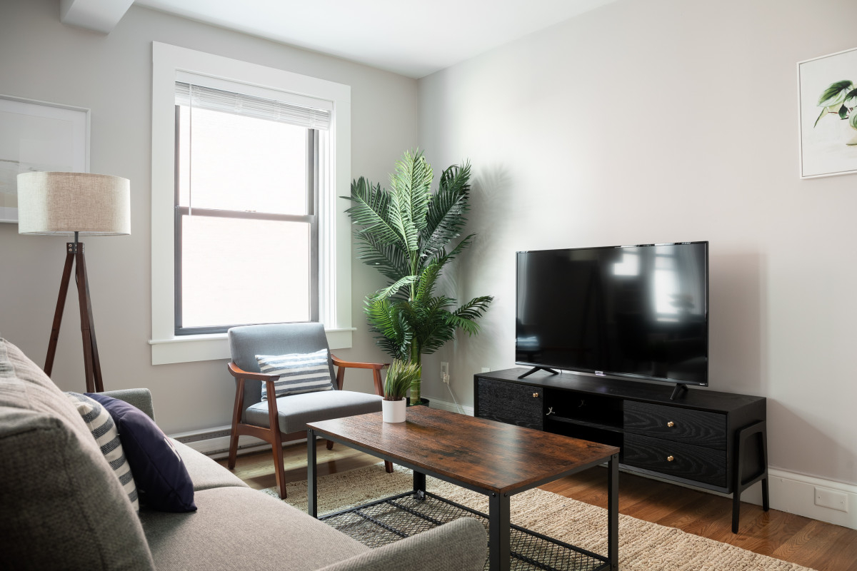 W6-1br in Heart of Theater Dist. / Walk Anywhere