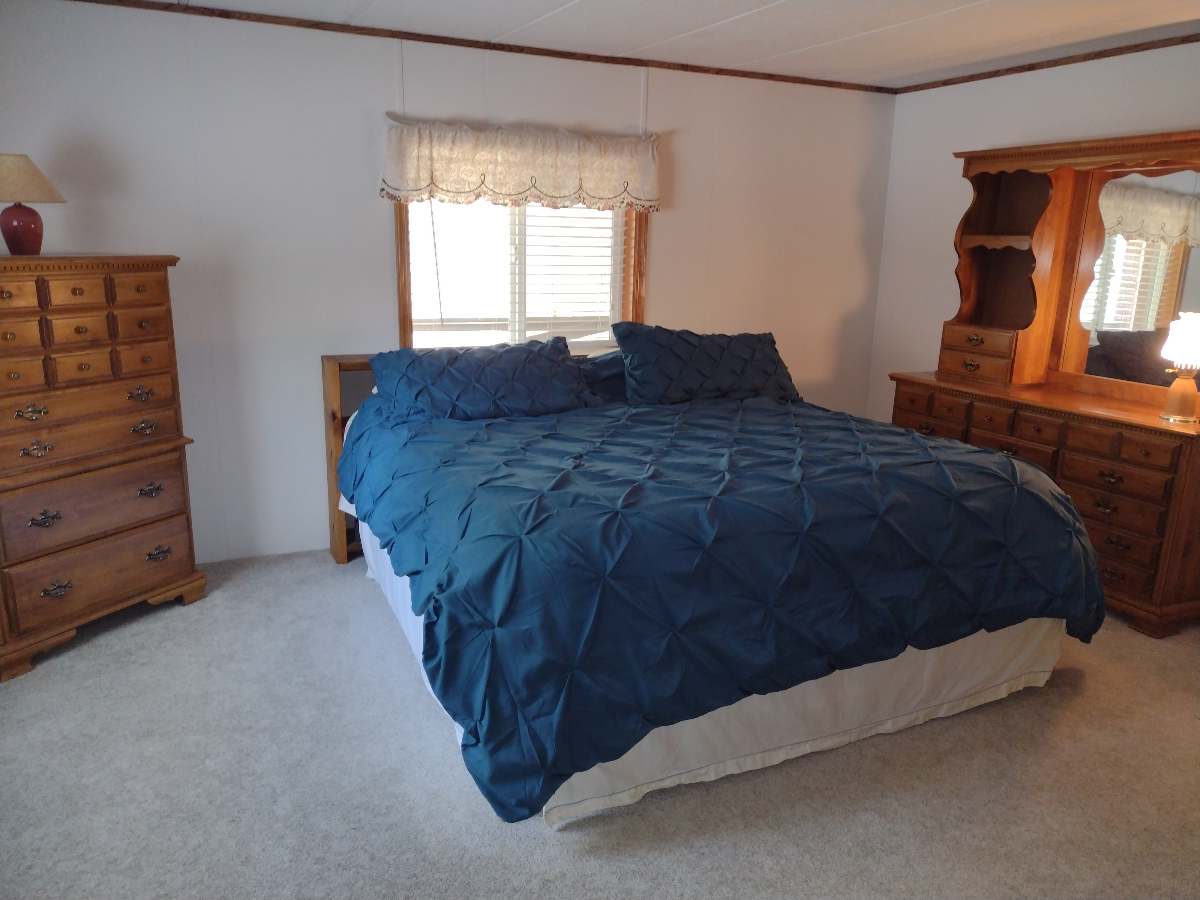 Spacious fully furnished home on 1 acre - Photo 6