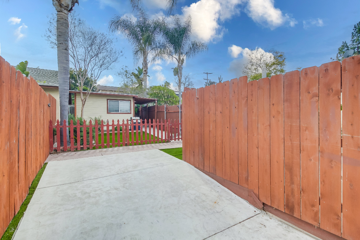 Tranquil 1 Bed/1 Bath w Fully Fenced Yard - Photo 3