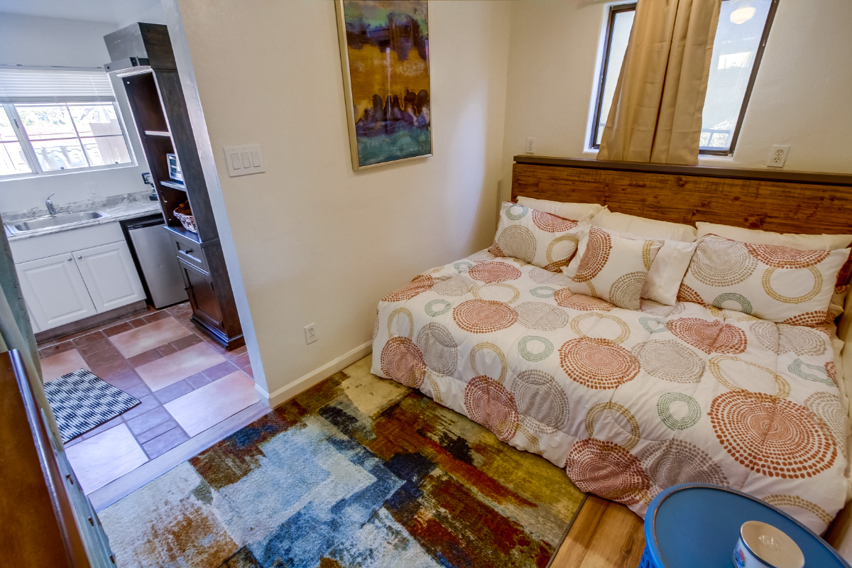 Tranquil 1 Bed/1 Bath w Fully Fenced Yard - Photo 5