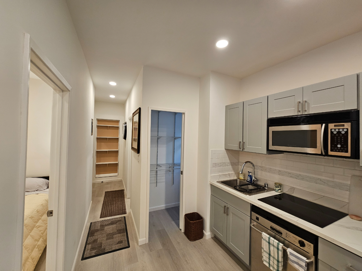 Premium 1-Bedroom Apartment in Prime Castro Neighborhood. Perfectly Situated in the Heart of the City. - Photo 3