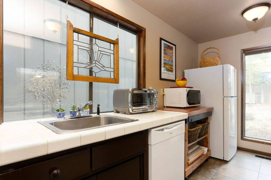 Flattop Mini Lodge-Large Fireplace. SHARC passes. Bikes, Cul-de-sac near Trails and Fort Rock Park, W/D - Photo 4