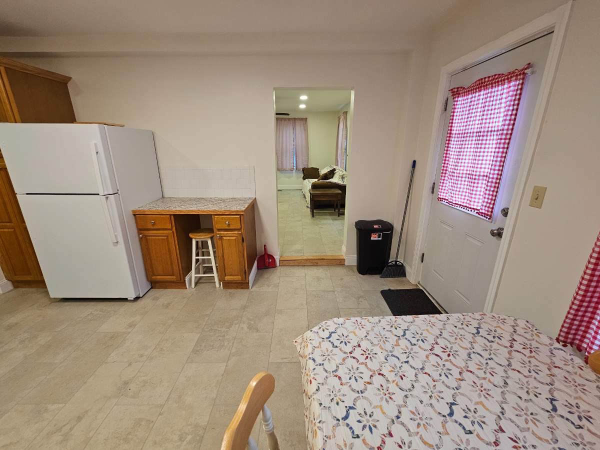 Charming & Convenient First-Floor Apartment - Photo 4