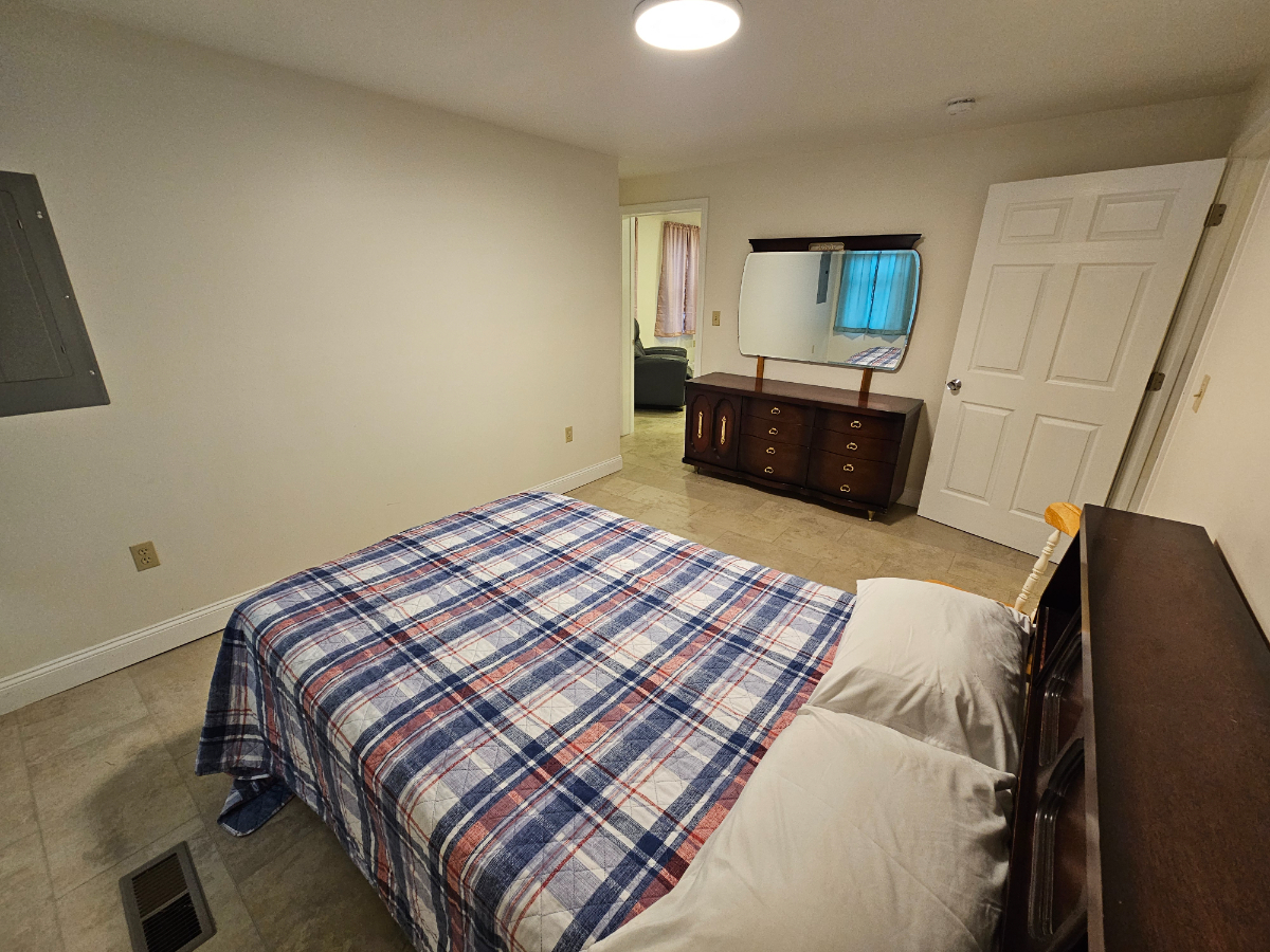 Charming & Convenient First-Floor Apartment - Photo 6