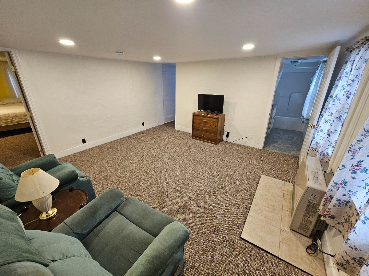 Charming & Convenient First-Floor Apartment - Photo 2
