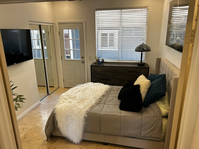 Furnished ADU w/private bath, entrance, kitchenett - Photo 1