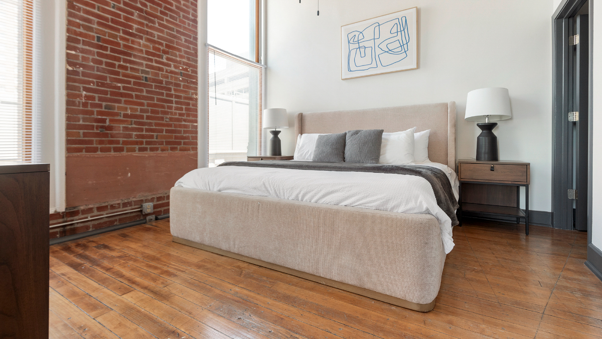 Landing Furnished Apartment at Six Cord - 323