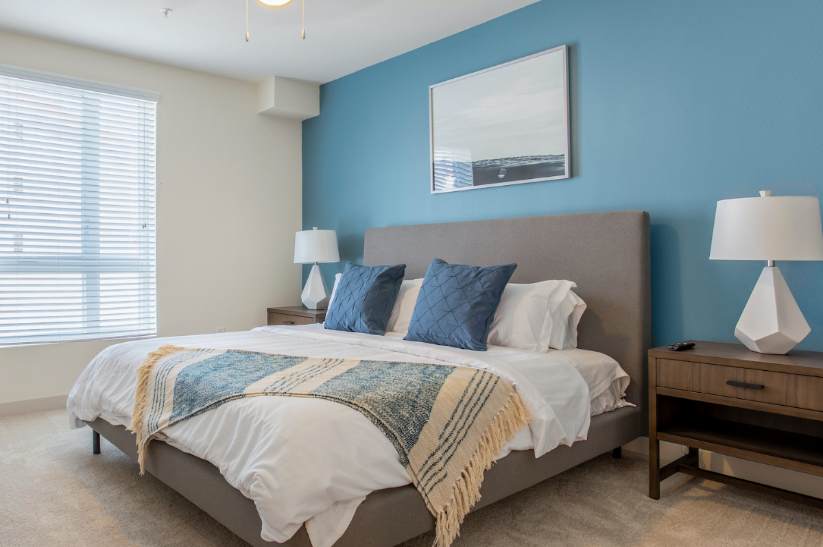 Landing Furnished Apartment at Cortland Rosslyn - 1811