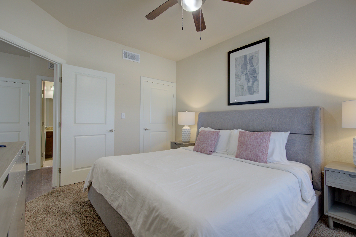Landing Furnished Apartment at Mission Hill - 401