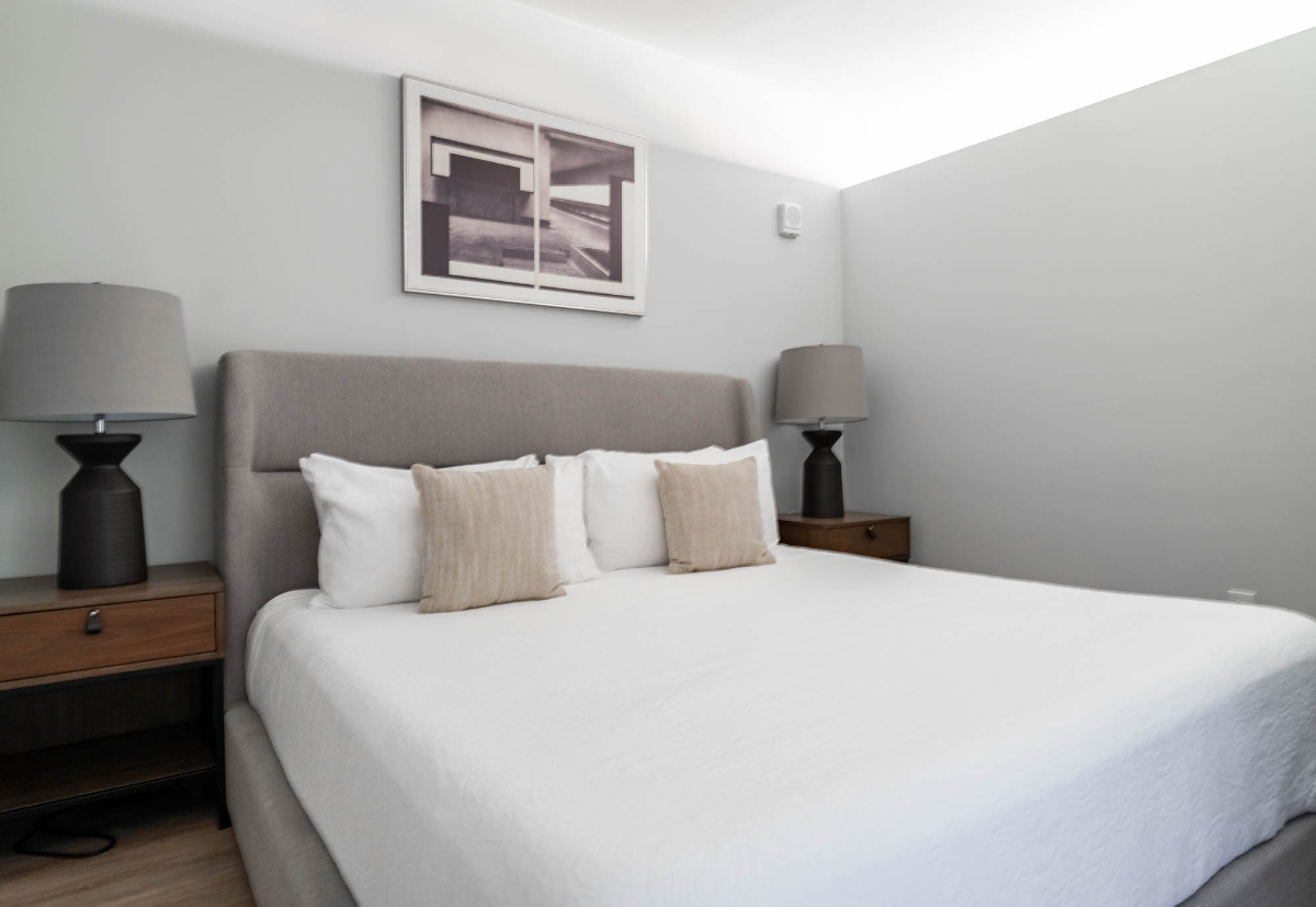Landing Furnished Apartment at Foster on the Park - 523
