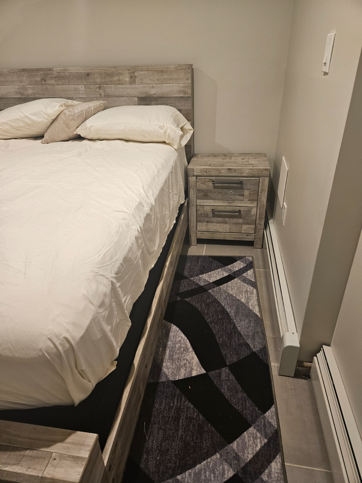 Charming 1-Bedroom Apartment with Backyard - Your Perfect Urban Retreat - Photo 5