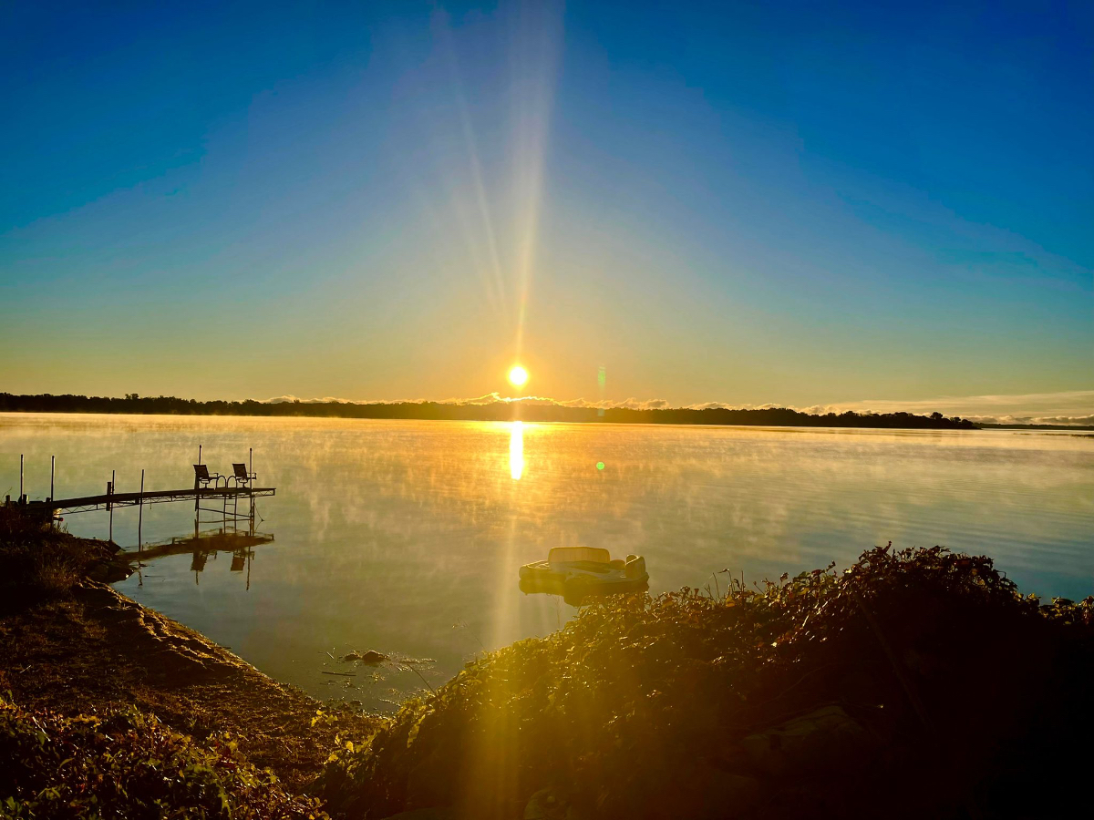 Lakefront luxury - Photo 2