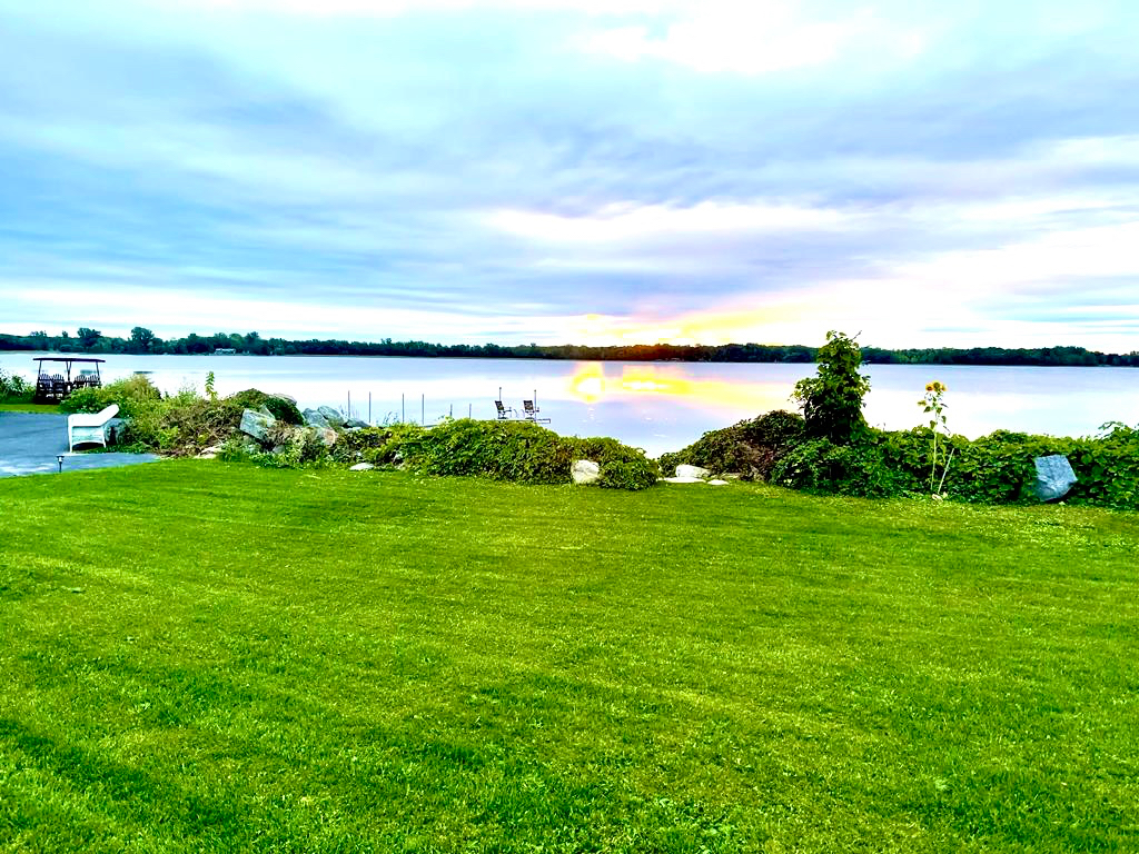 Lakefront luxury - Photo 3
