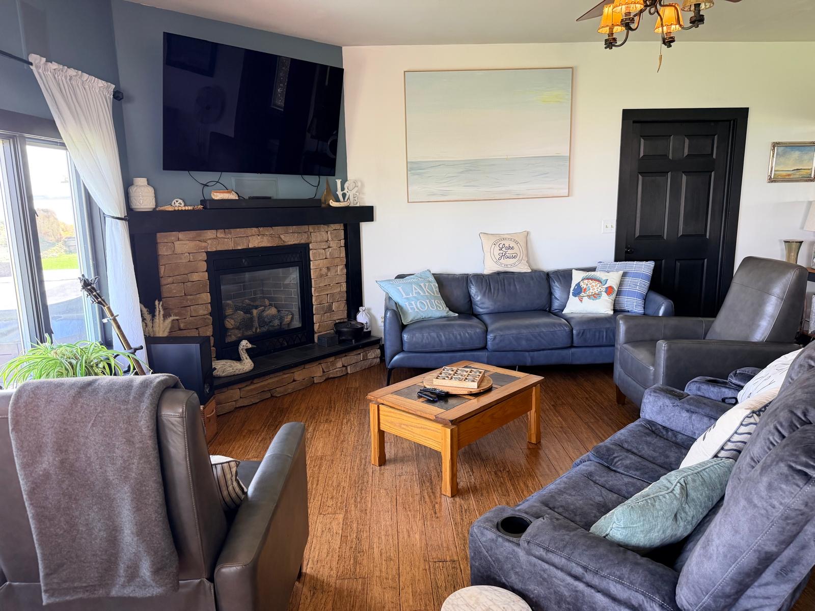 Lakefront luxury - Photo 11