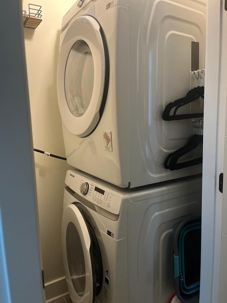 Cozy, quiet bedroom w/private bathroom in convenient DC neighborhood - Photo 10