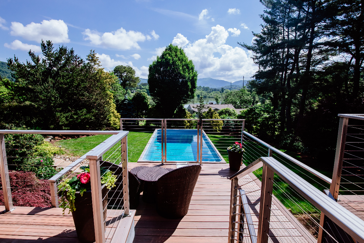 Pet-friendly 2 bedroom. Mountain & Lake Views. Heated Pool. Close to downtown. - Photo 5