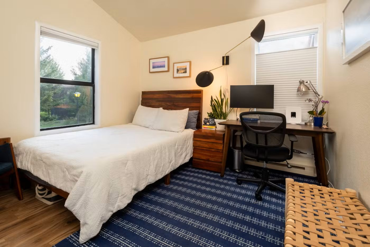 2 Bedroom Condo Close to Town Square - Photo 4