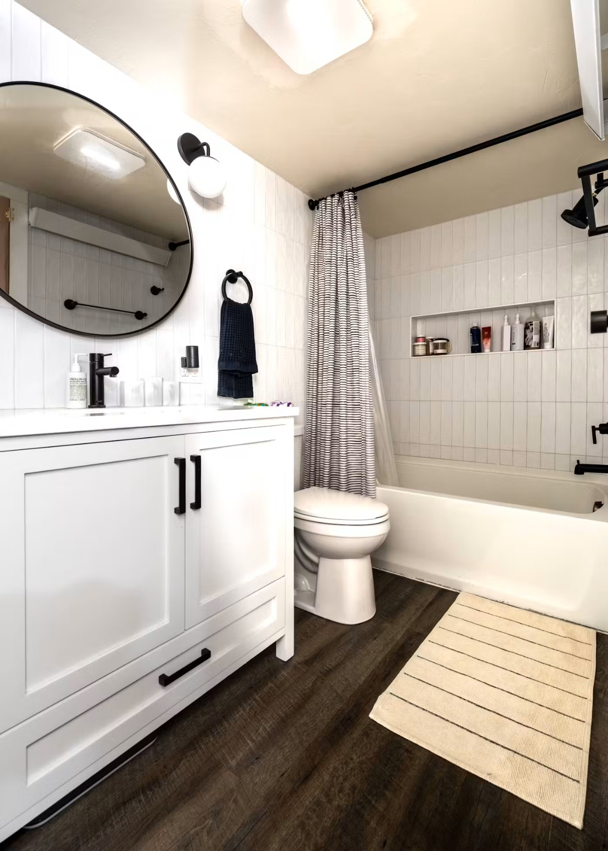2 Bedroom Condo Close to Town Square - Photo 6