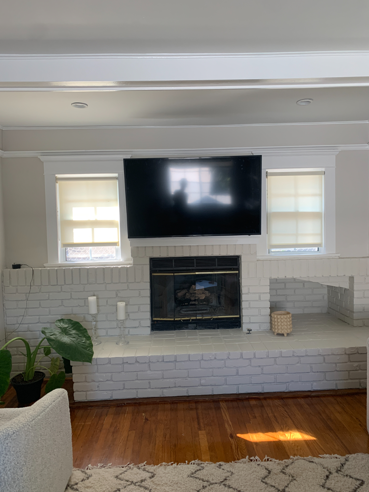 Gorgeous/Renovated 2 Bd/2bath House- Big Updated Yard - Photo 3