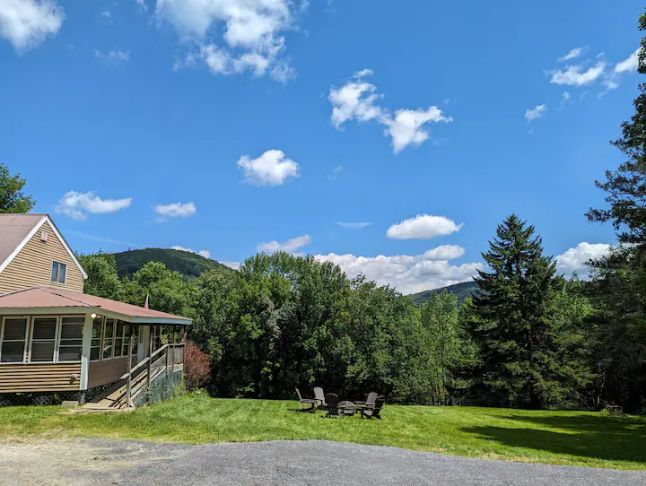 Spacious Country Home with Spectacular Views - Photo 2