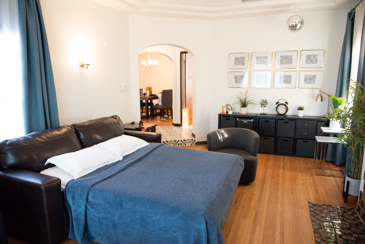 Soo Casa - SoFi Stadium Retreat with Workspace and Blackout Curtains - Photo 6