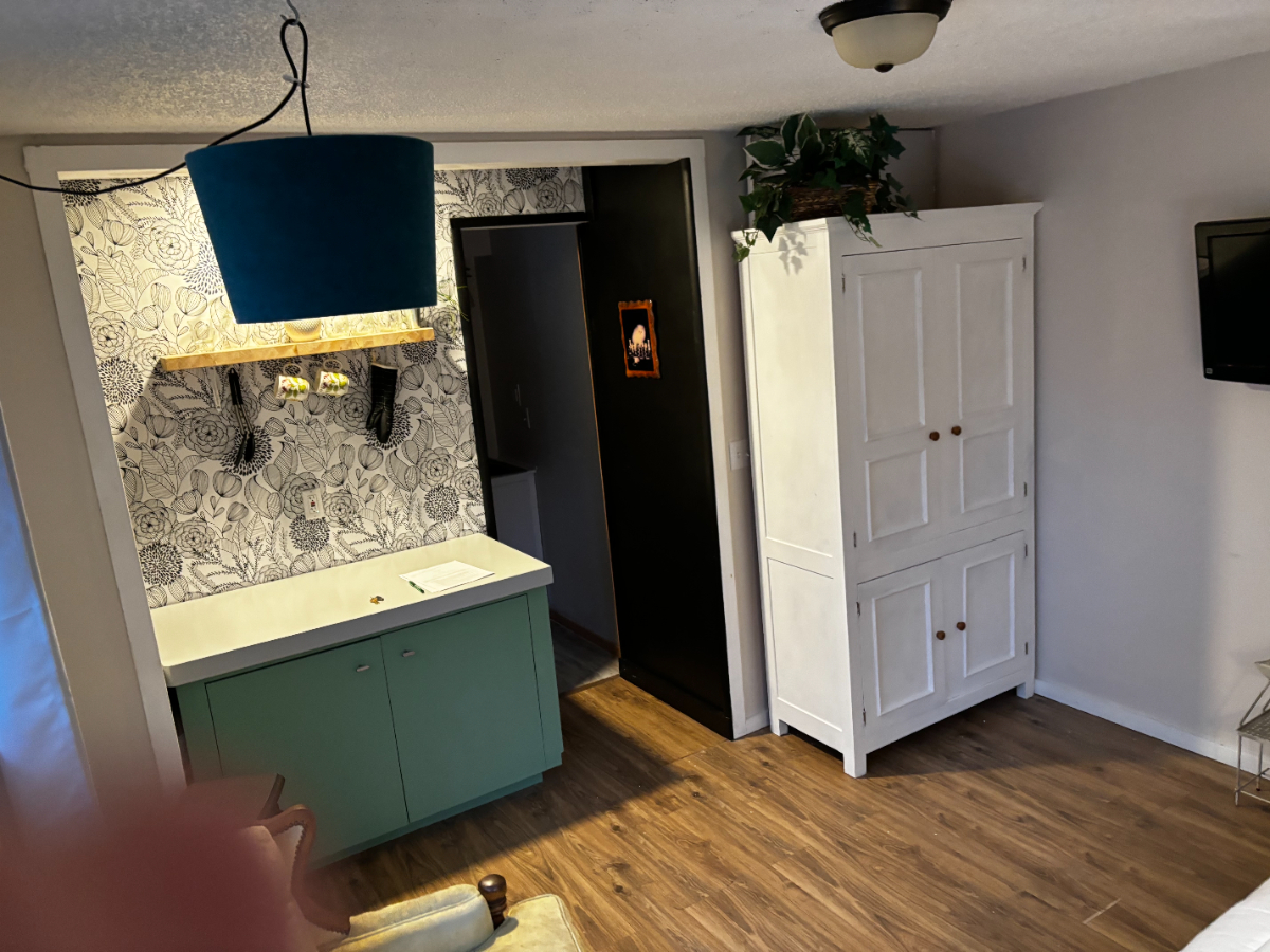 Cute Studio near St. Charles Medical Center - Photo 1