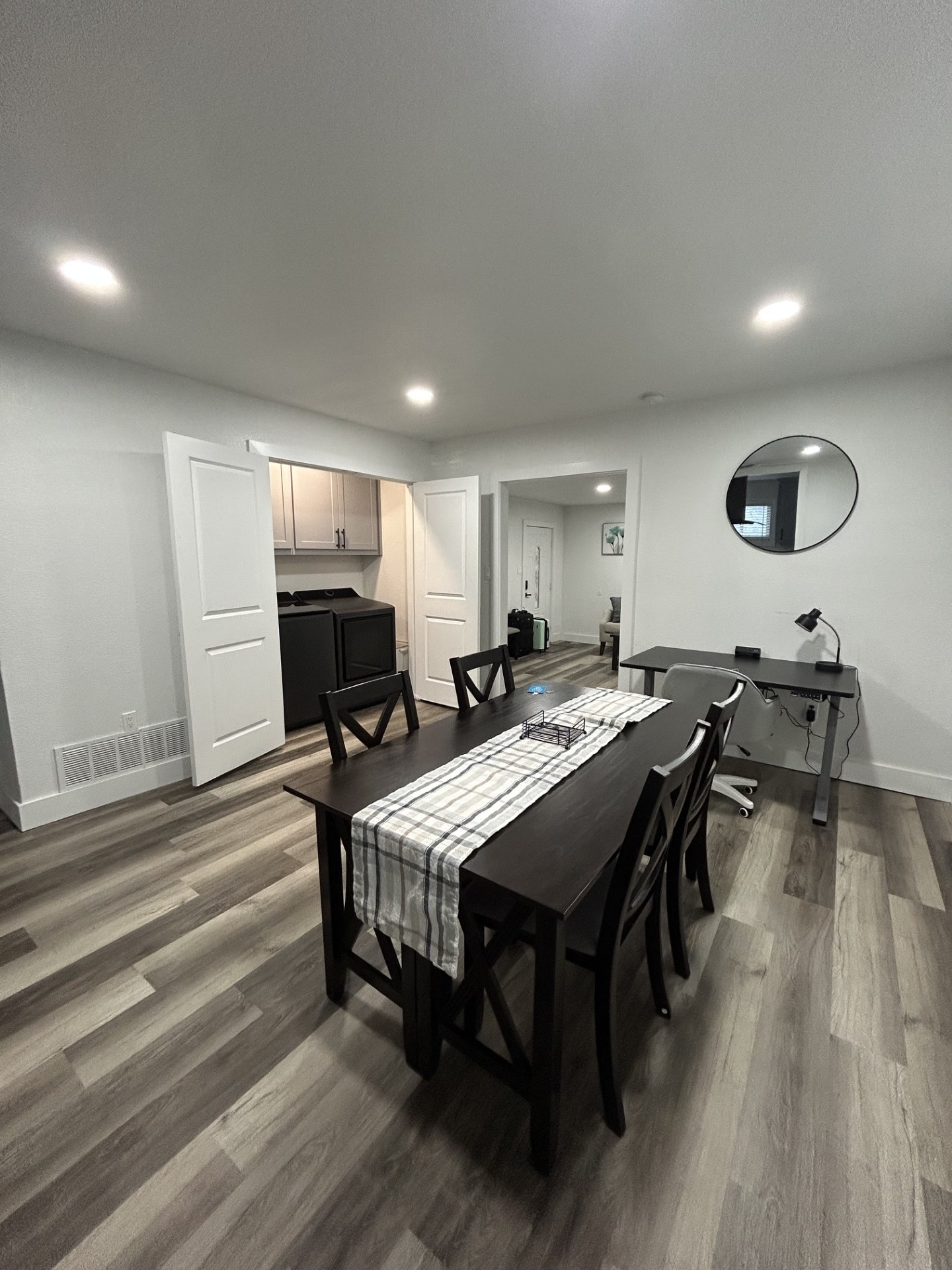 MEDICAL DISTRICT- Entire Home, 1 bed / 1 bath - Photo 2