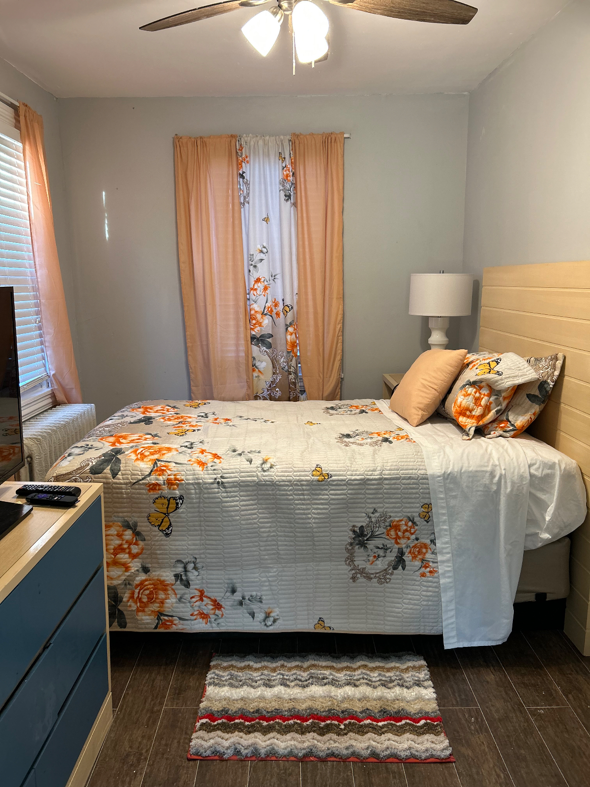 Enchanting Room with Homely Charms and Amenities