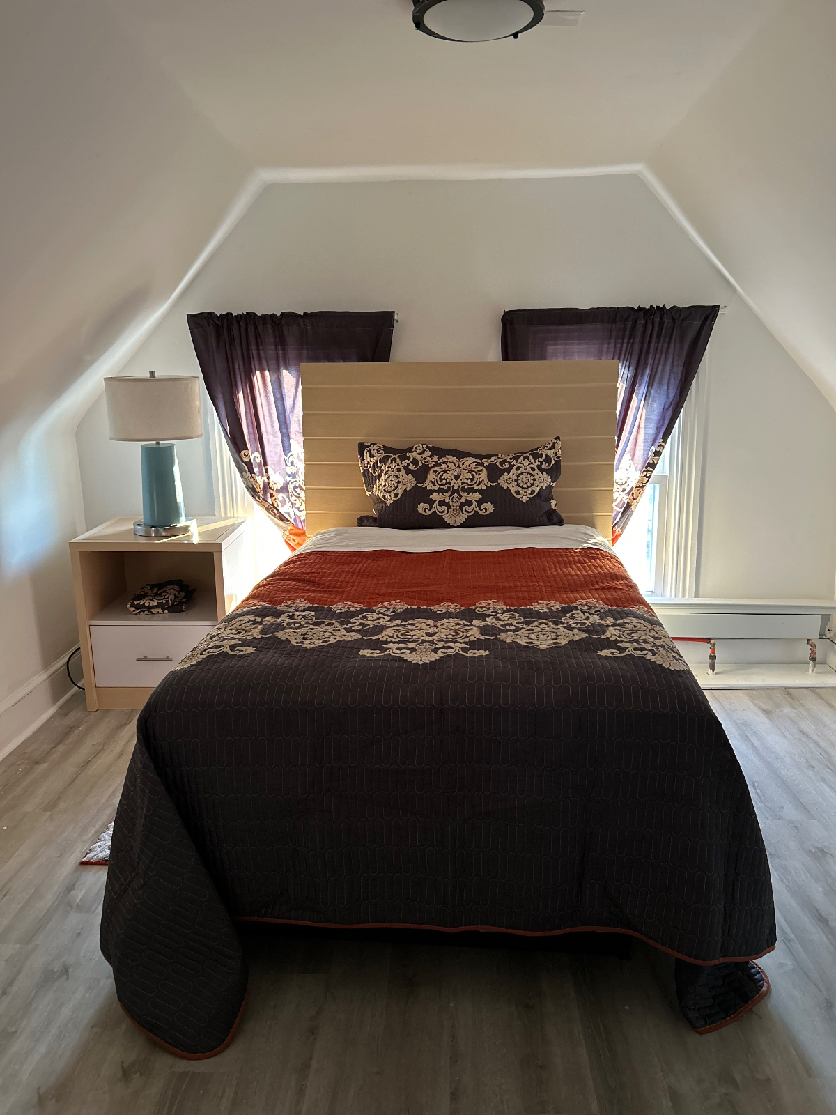Charming Room with Porch and Garden Access