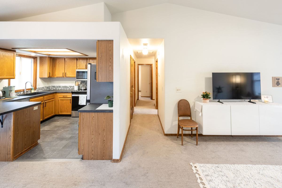 Cozy Foothills Home - Photo 2