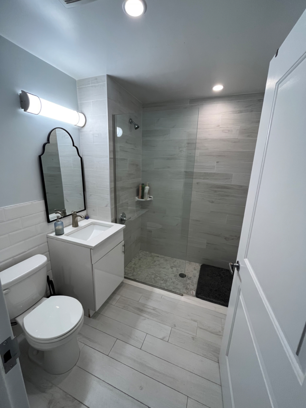 Modern 1 Bedroom Apt in the heart of Astoria NYC - Photo 5