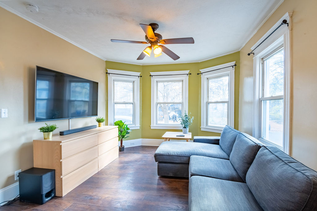 2BD 1B Pet Friendly 1mi - Downtown & Hospitals