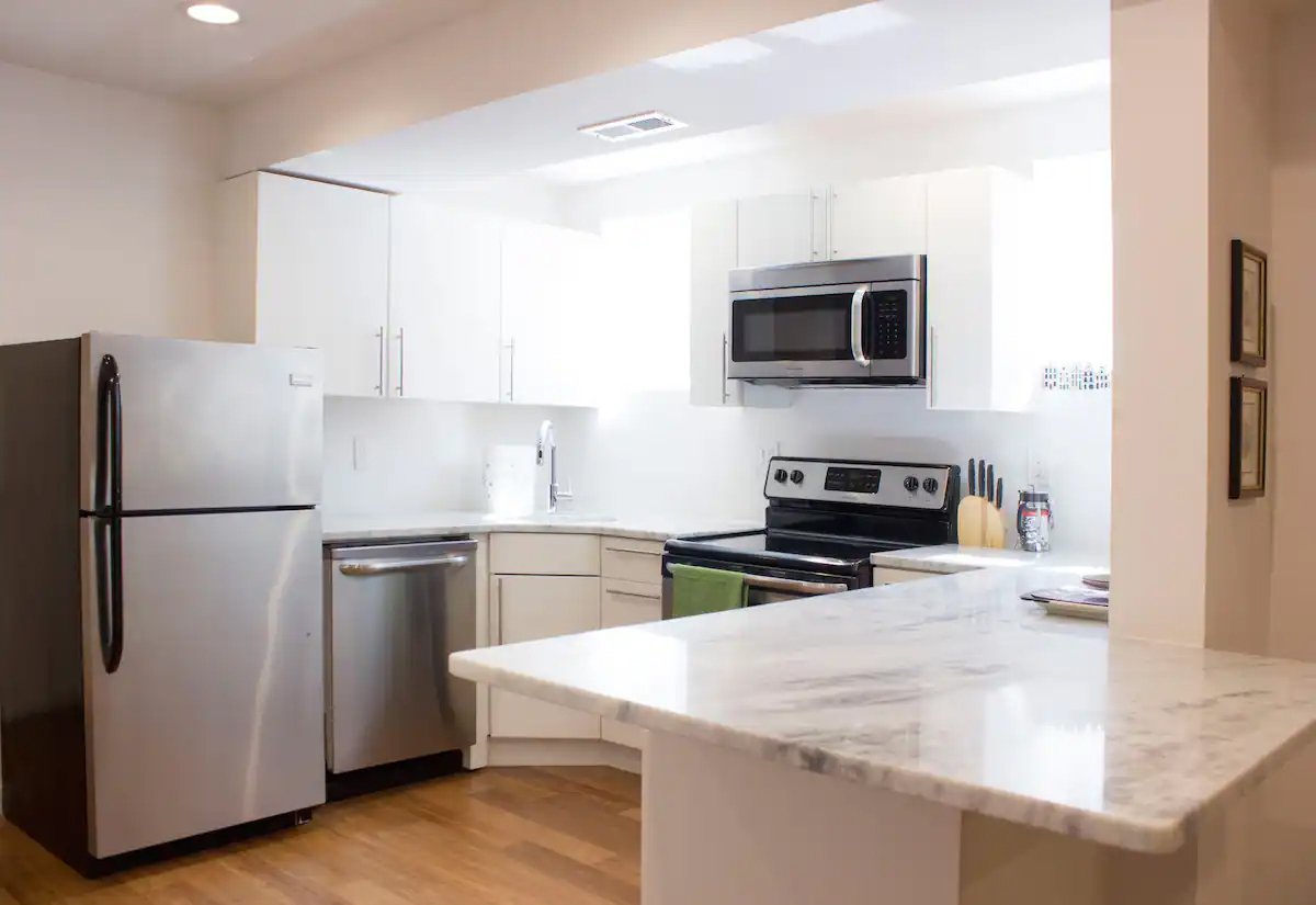 Light filled English Basement in Bloomingdale - Photo 7