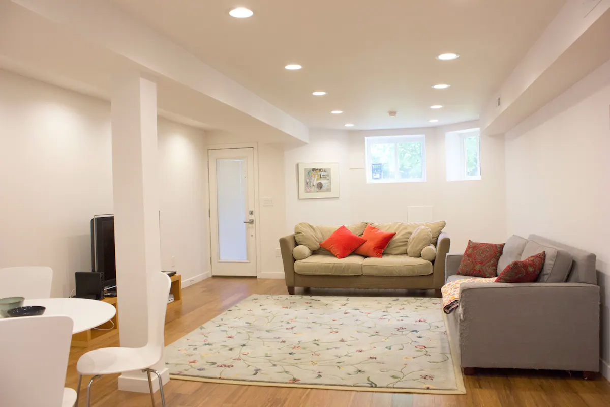 Light filled English Basement in Bloomingdale - Photo 4