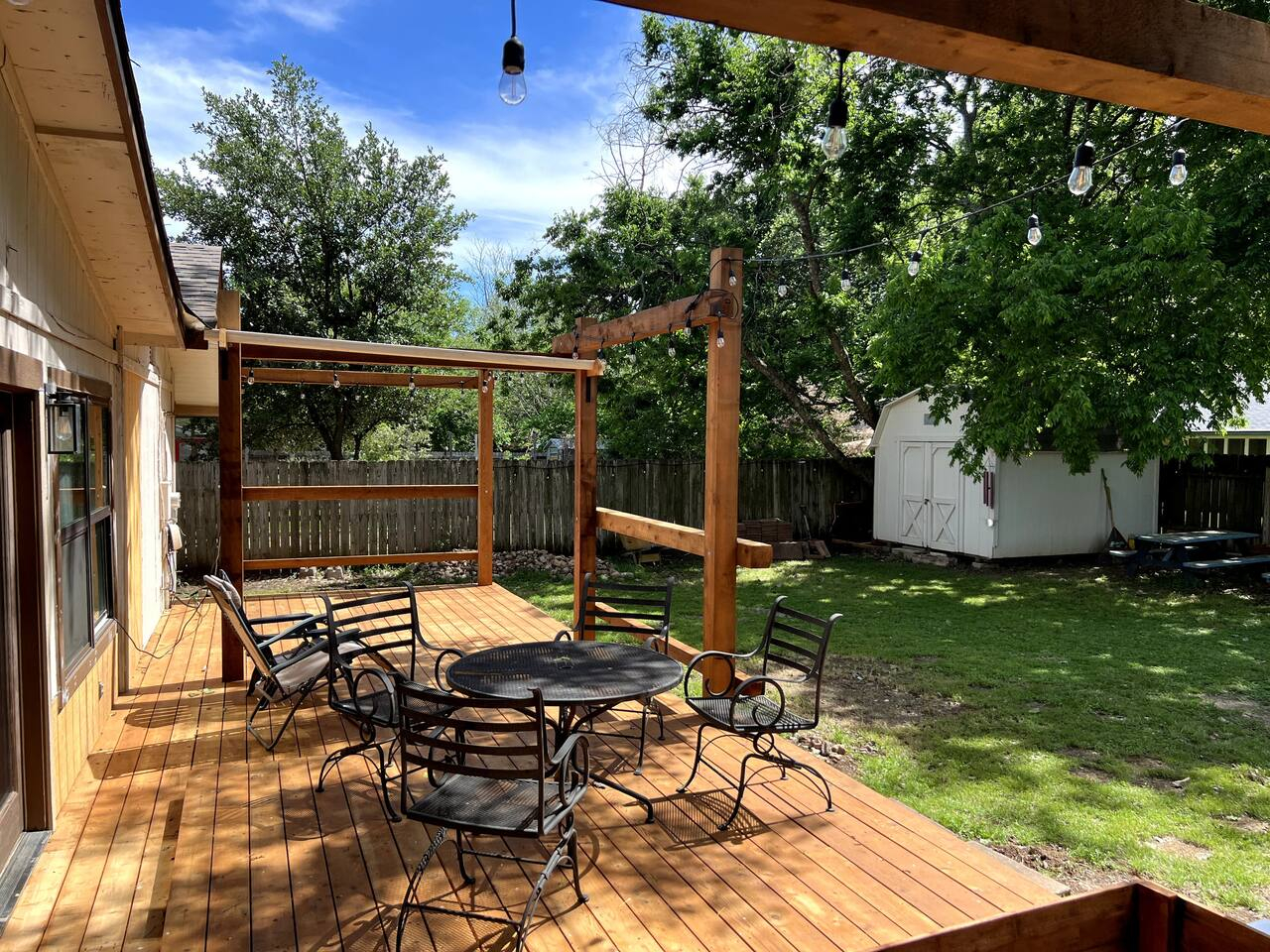 South ATX Escape Cozy 1BR w/ Deck & Yard - Photo 2