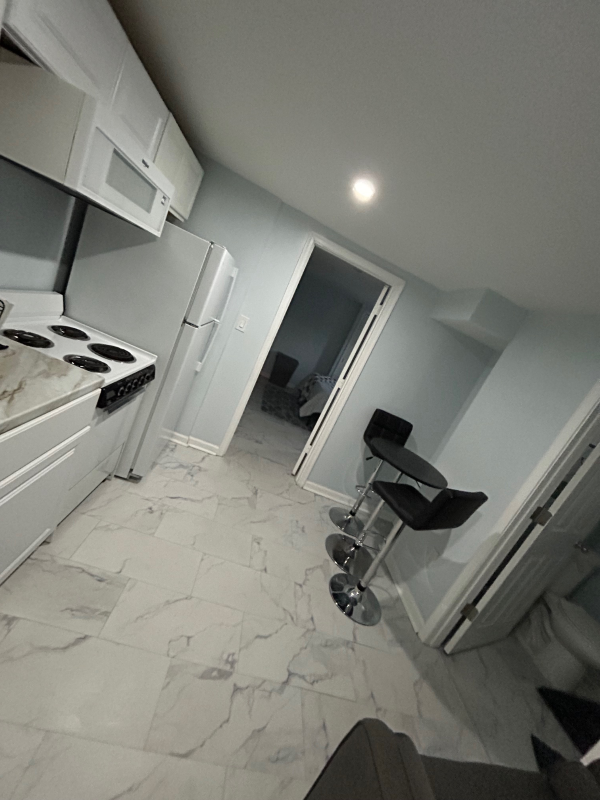 Nice Affordable Quaint Unit/Newly Renovated - Photo 10