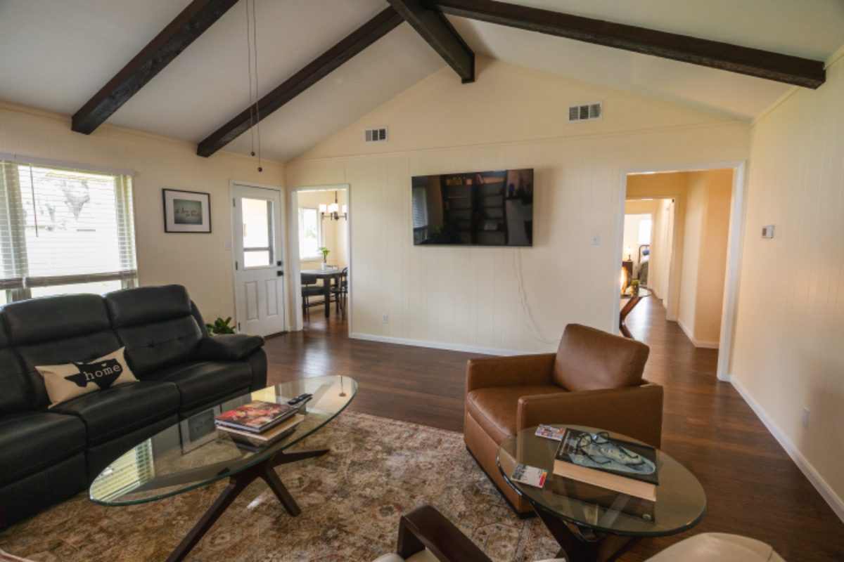 Cozy and Clean - Photo 9