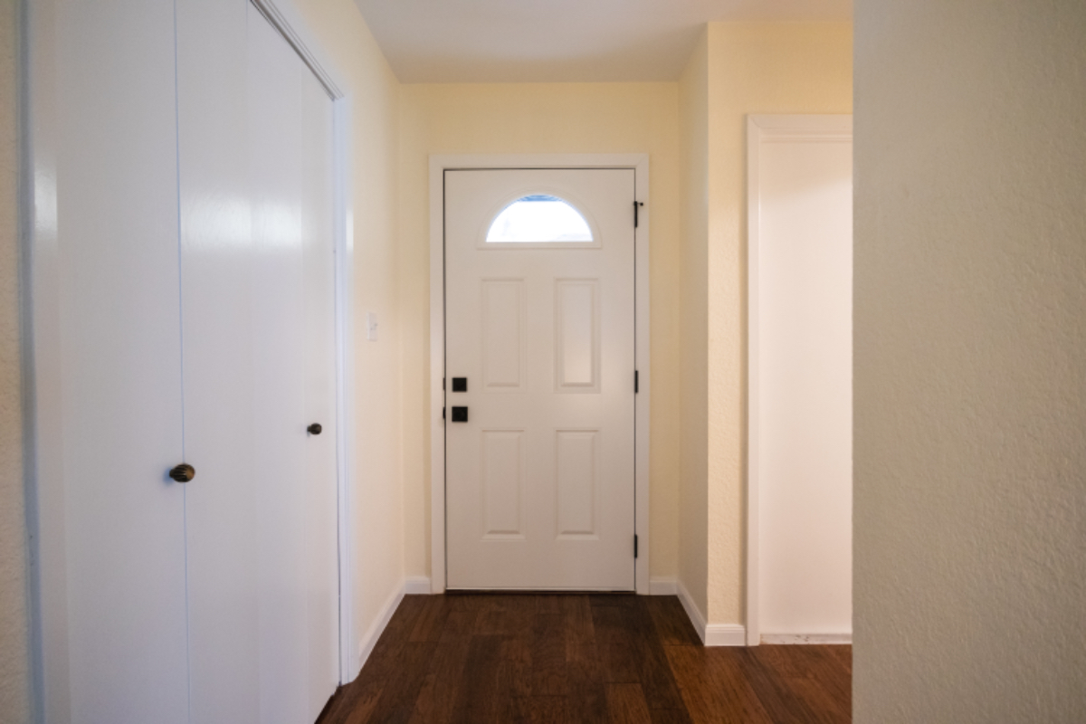 Cozy and Clean - Photo 5