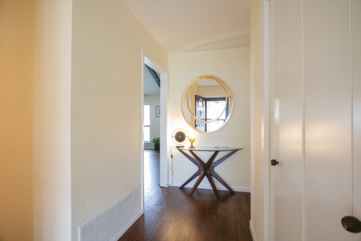 Cozy and Clean - Photo 6