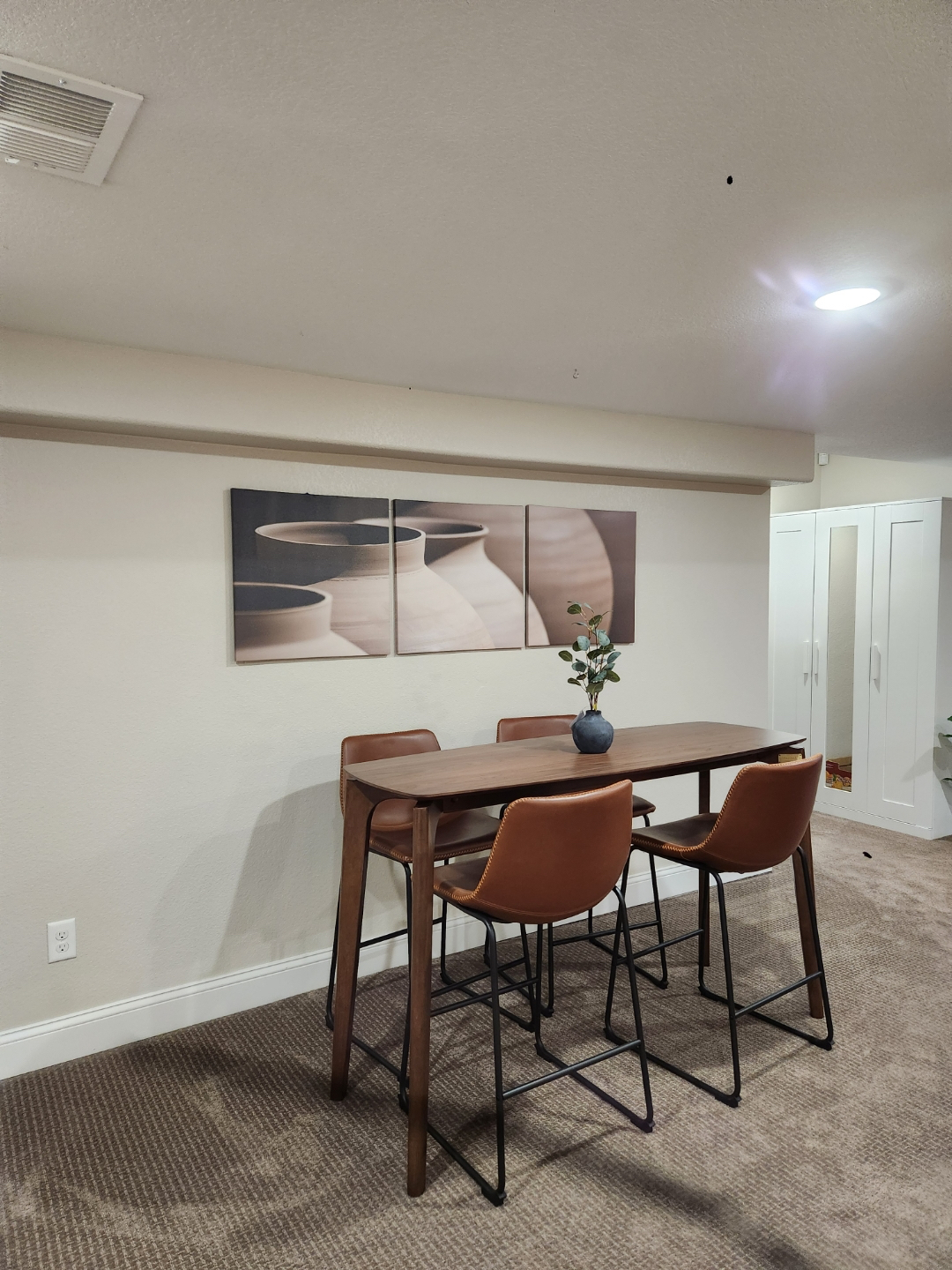 All Five Star reviews for beautiful apartment. - Photo 8