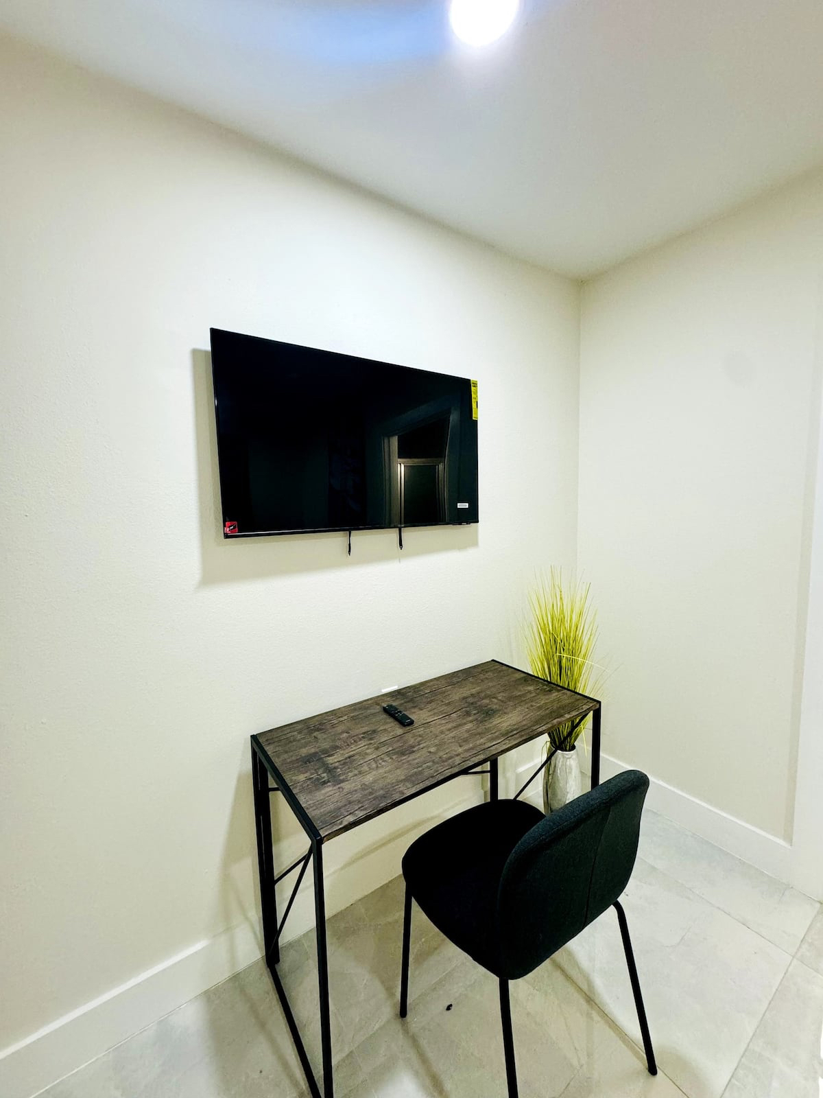 3 bedrooms 3 bathrooms, Large Pool, Near Hospitals, La Plaza Mall and McAllen International Airport - Photo 1
