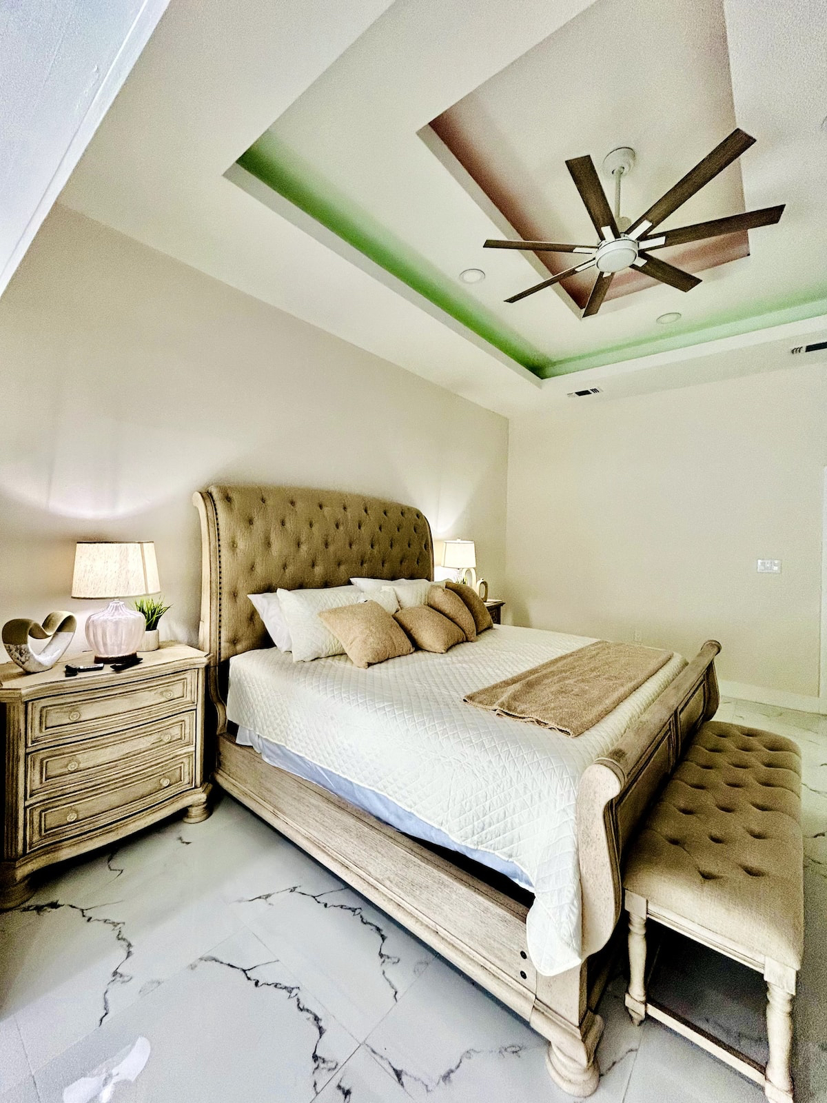 3 bedrooms 3 bathrooms, Large Pool, Near Hospitals, La Plaza Mall and McAllen International Airport - Photo 5