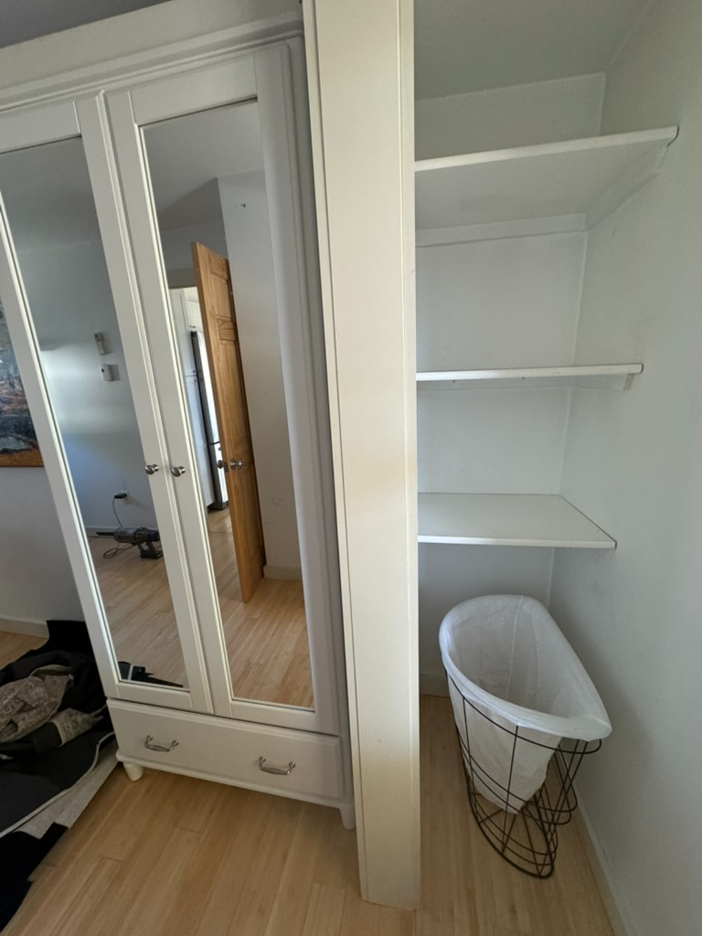 Renovated Three bedroom, One Bath, Parking in... - Photo 11