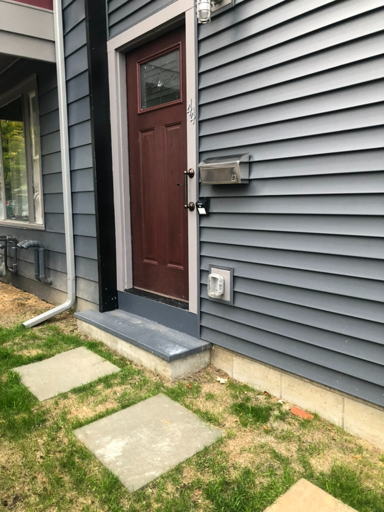 Renovated Three bedroom, One Bath, Parking in... - Photo 7