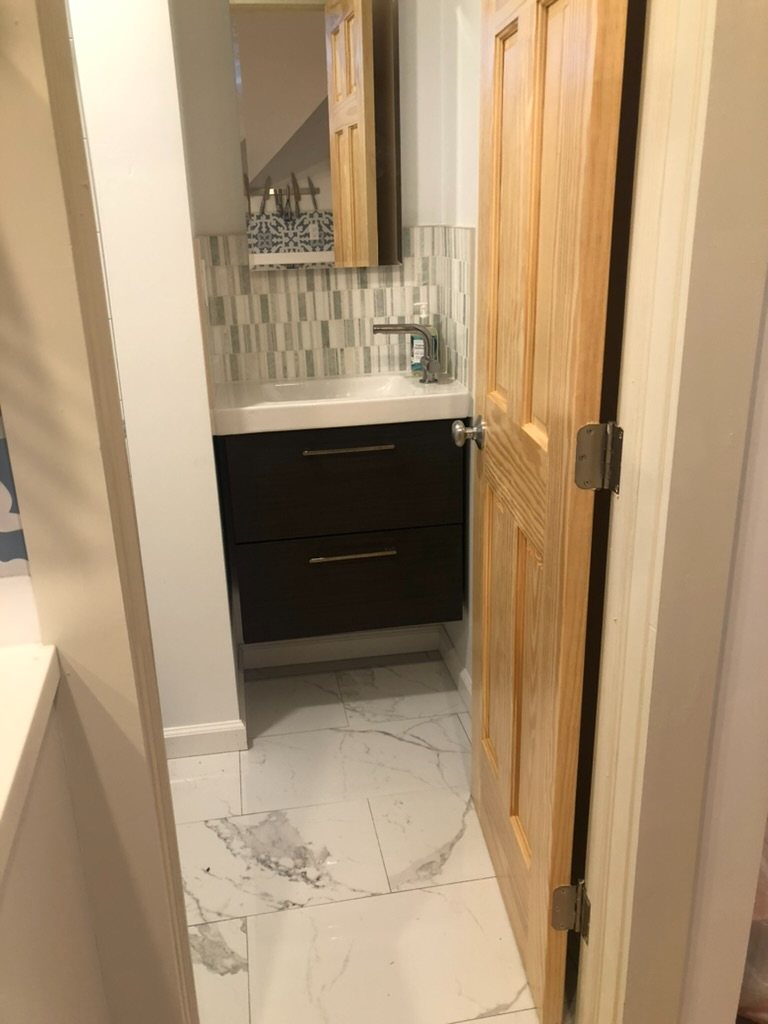 Renovated Three bedroom, One Bath, Parking in... - Photo 11