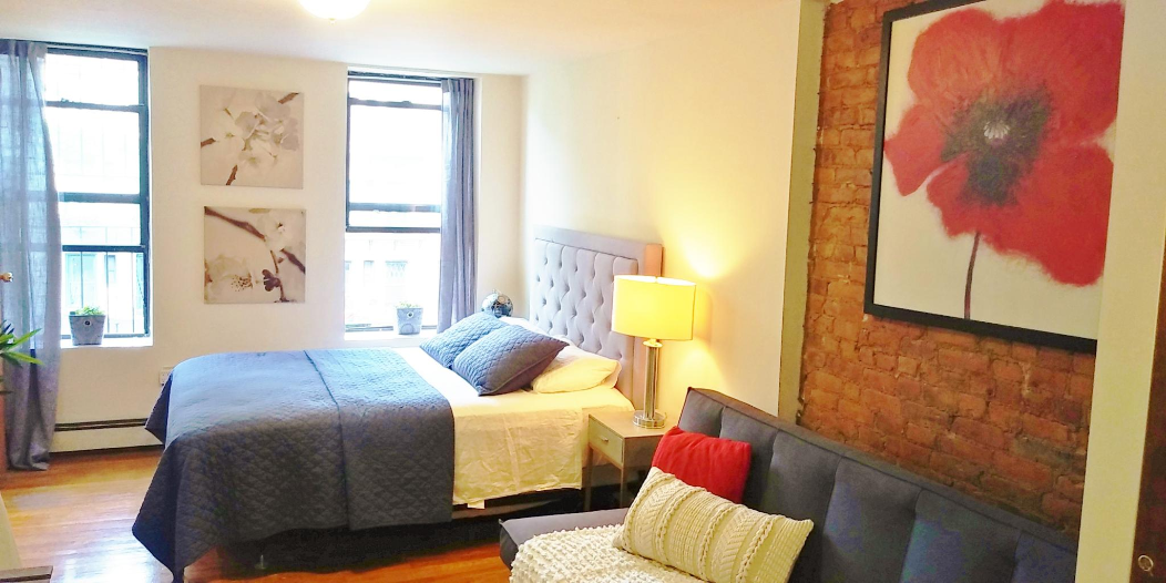 Quiet furnished studio in Heart of East Village - Photo 7
