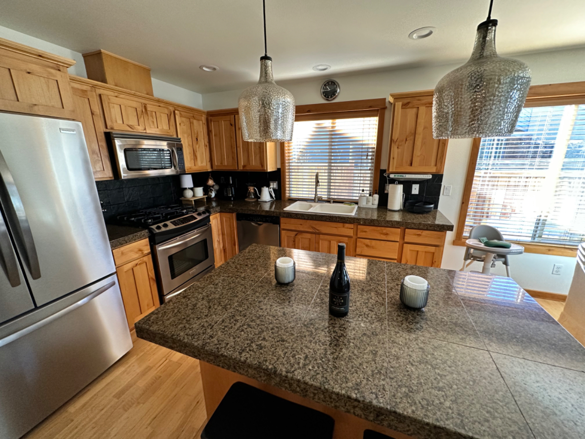 Mountain Retreat in Old Mill District - Photo 2
